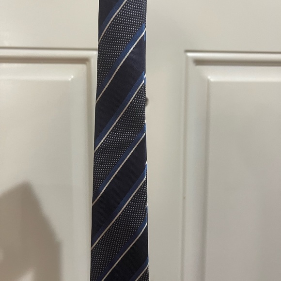 Armani Collezioni Tie Blue and Gray stripe Sz OS - Picture 3 of 11